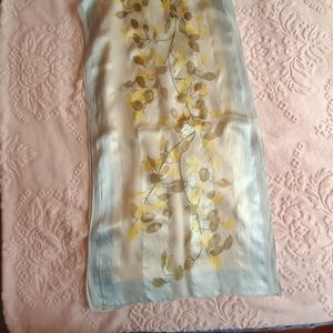 2 Oscar De La Renta vtg scarves.